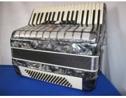 Parrot pearlescent grey 80 bass accordion